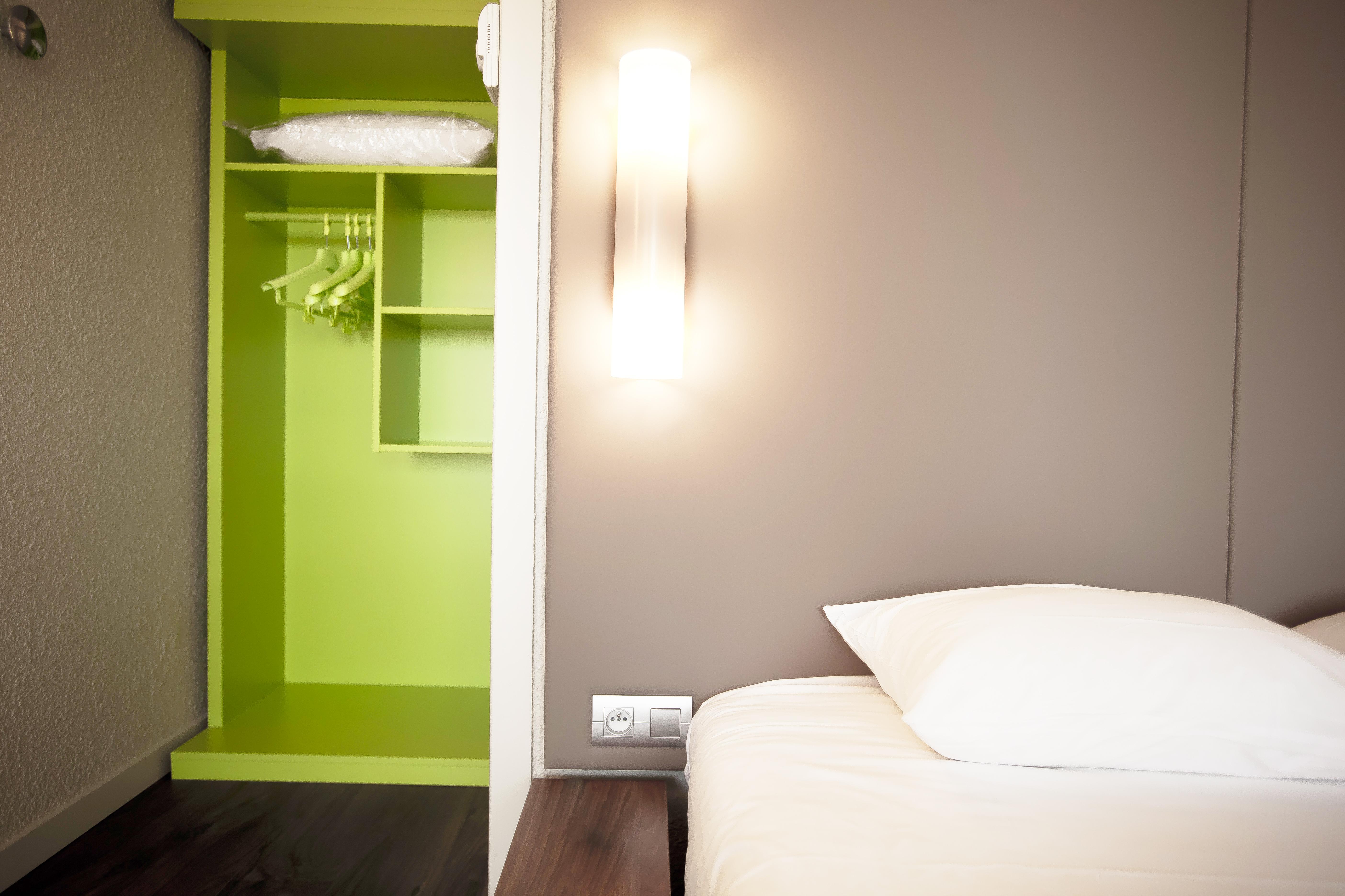 Hotel Campanile Vichy - Bellerive Exterior foto
